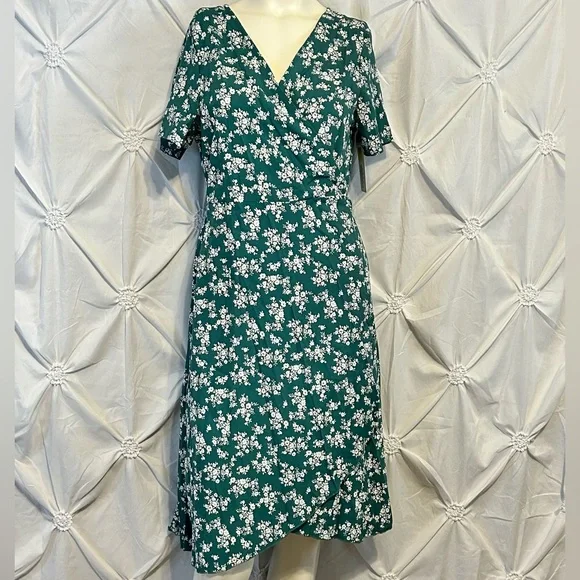 Dresses | Nwt Green Floral Print Wrap Dress Medium | Poshmark